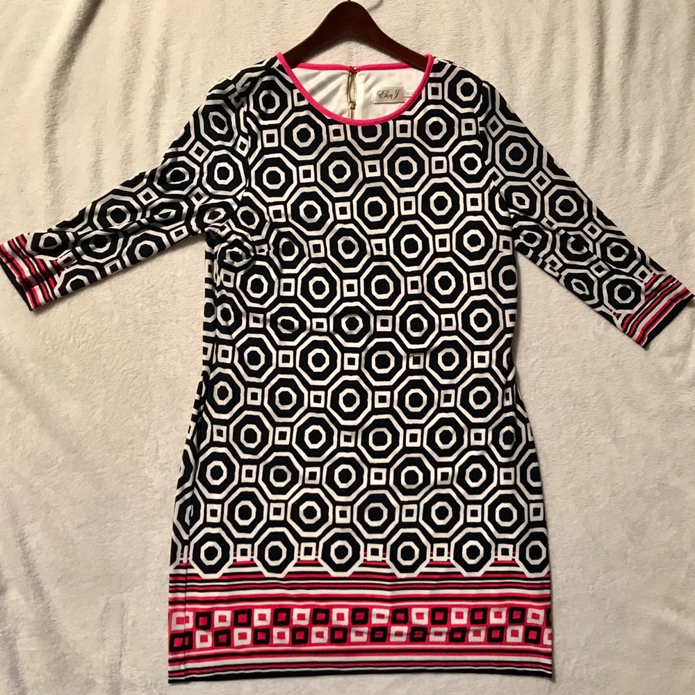 Pattern 3/4 Sleeve Shift Dress